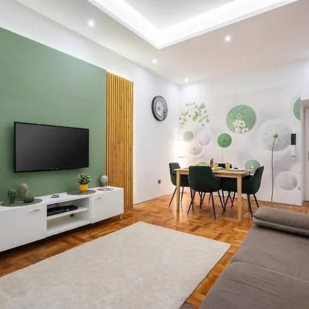Pulse Point Paradise - New, Ac * Budapesta